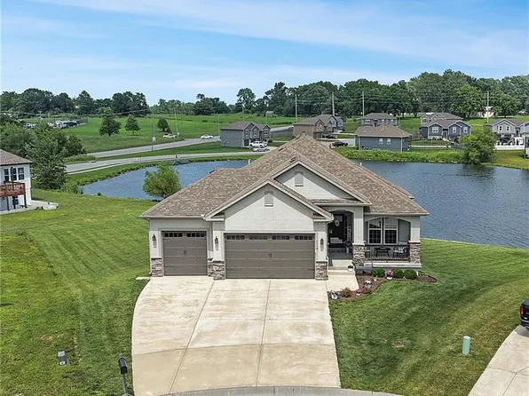 1112 SW Crabtree Cir, Oak Grove, MO 64075