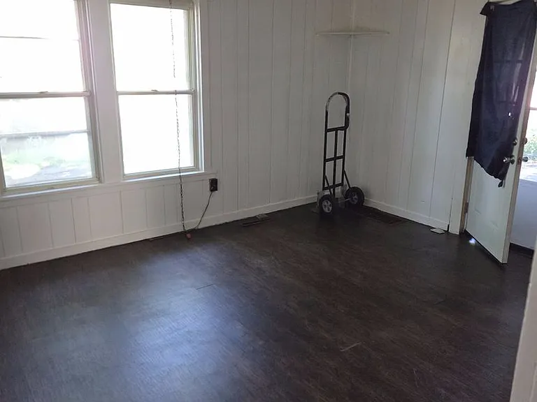 730 E McClure Ave — Photo 10