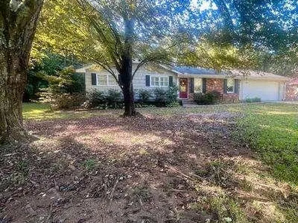 7131 Banks Mill Rd, Douglasville, GA 30135