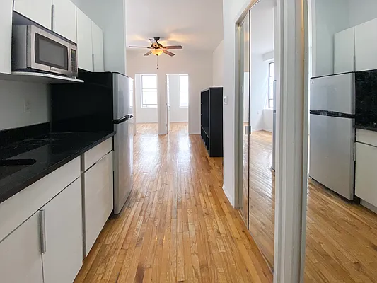 Rented by Kahen Properties | media 25