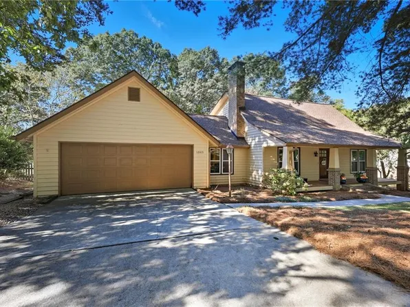 1065 Longview Dr, Gainesville, GA 30501