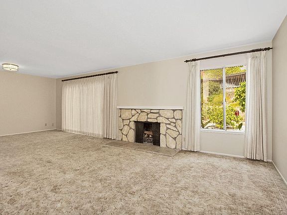 4th image of 82 Mount Whitney Ct