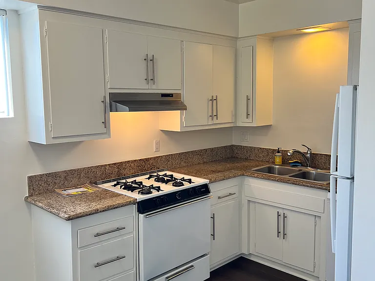 4653 Fulton Ave #10 — Photo 1