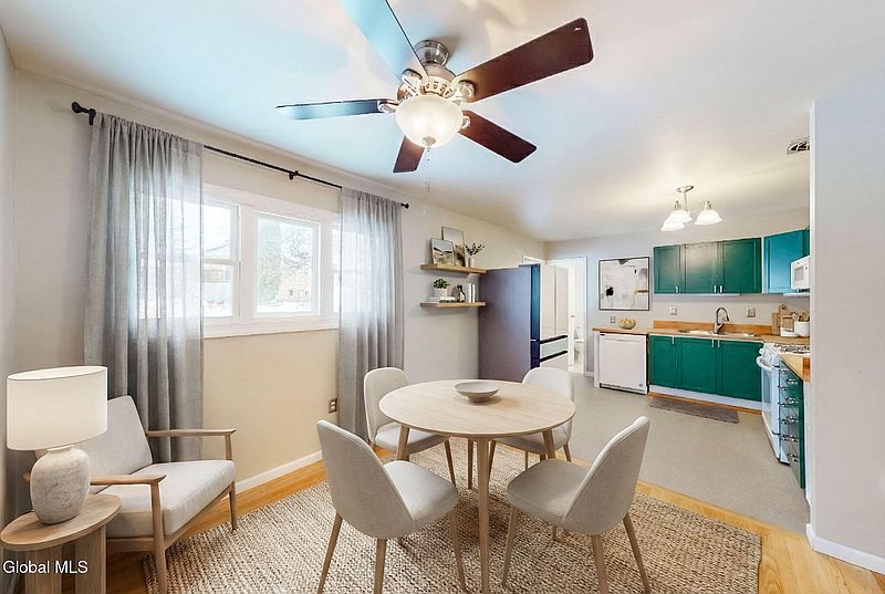 3rd image of 26 Birchwood Drive