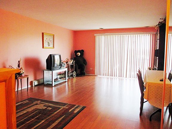 3rd image of 5510 Lincoln Ave Unit 303