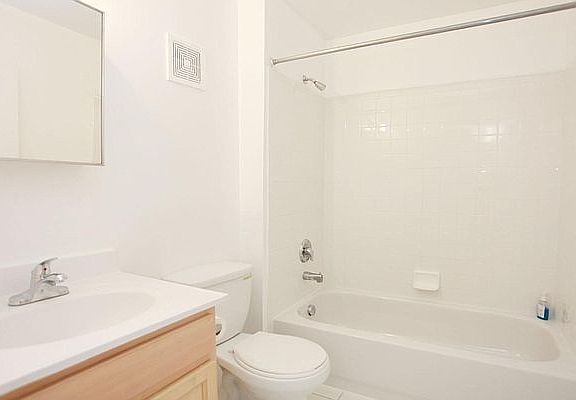 4th image of 33 Noll St #2