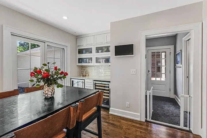 5062 N Larkin St — Photo 10