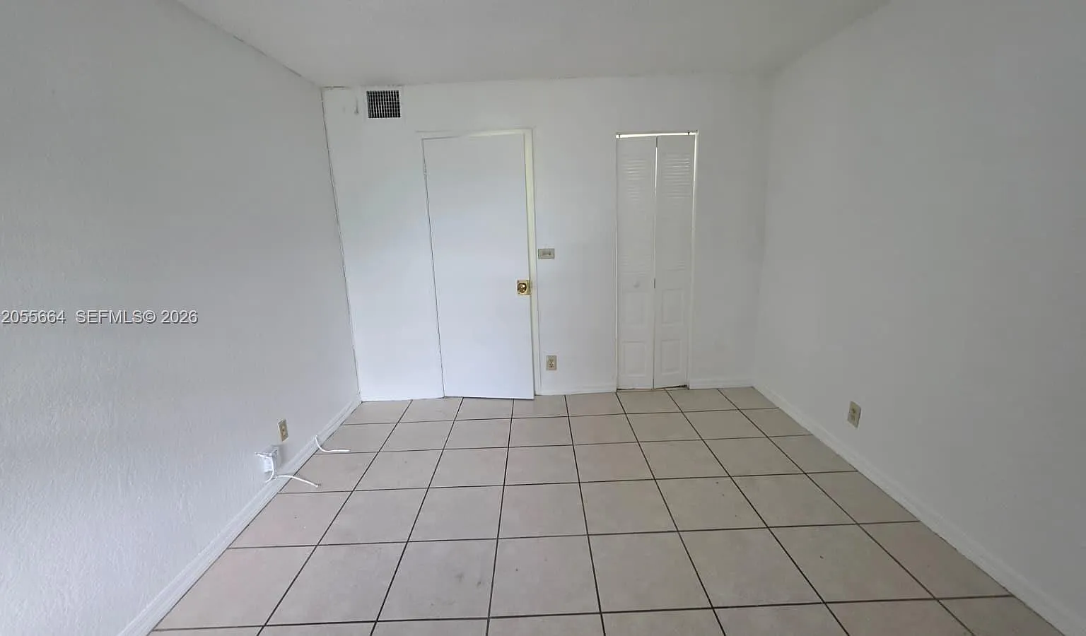 Yolanda Villas Condo — Photo 4