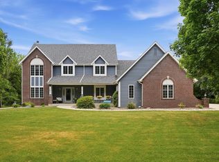 4695 Catherine Ct, Pewaukee, WI 53072