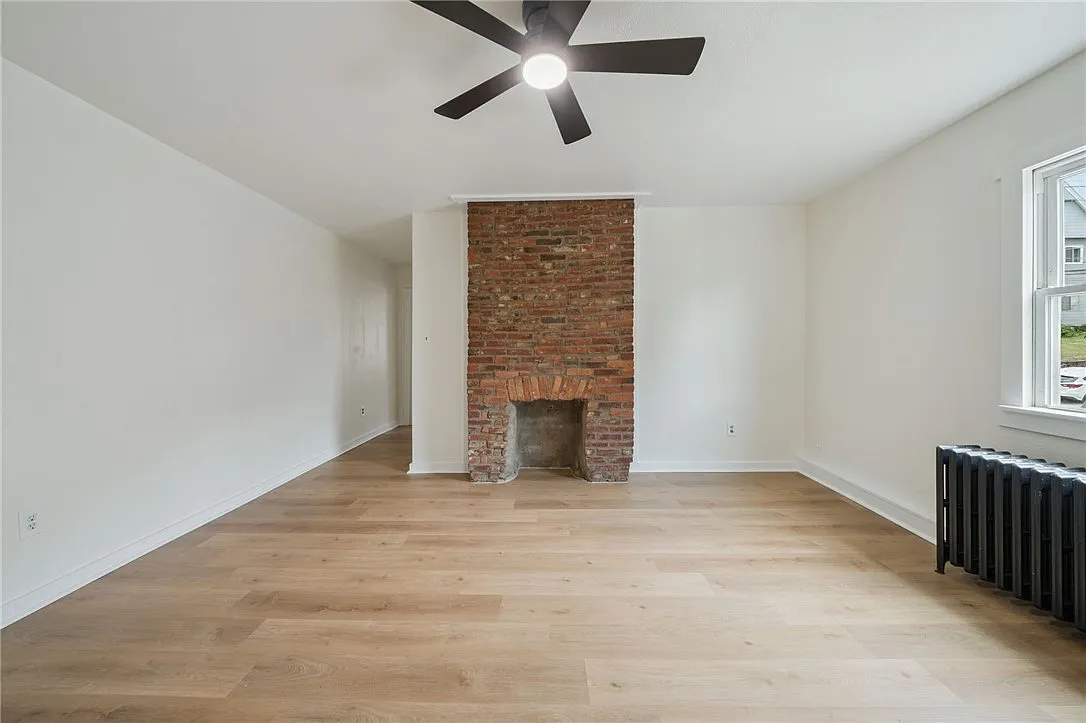 2 bed, 980 sqft, $1,225 — Photo 3