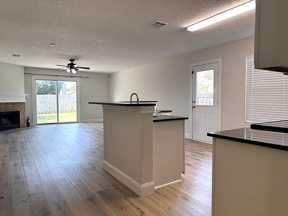 2nd image of 9521 Thomas Jefferson Dr