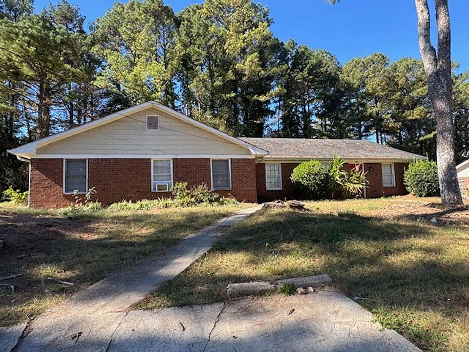 2nd image of 454 Lexington Dr