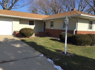 906 E Cleveland St, Ladd, IL 61329
