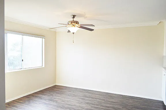 Los Feliz Summit Apartments — Photo 11