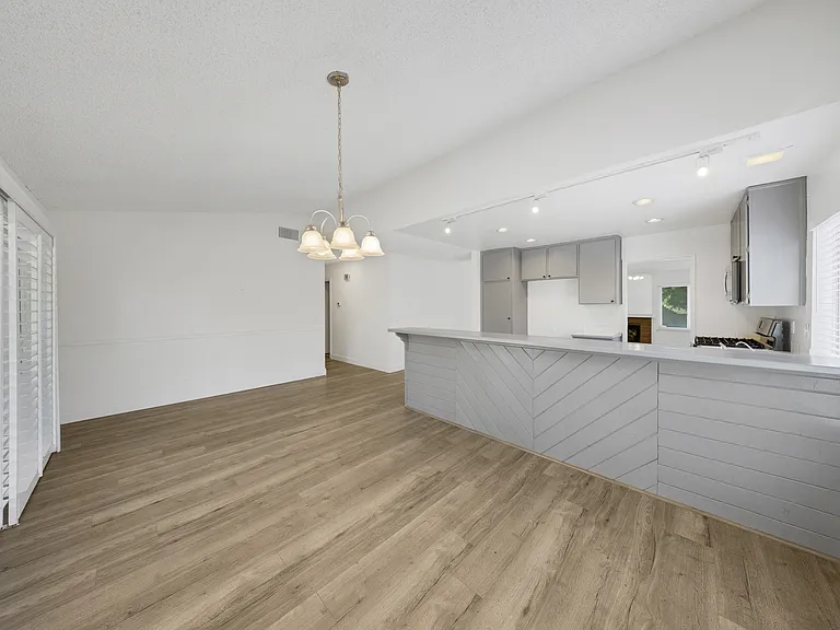 7750 Perlite Ave — Photo 25