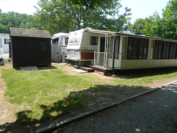 2nd image of 9 Bourne Ave #D11