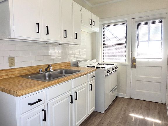 2nd image of 925 Brandon Ave #B4