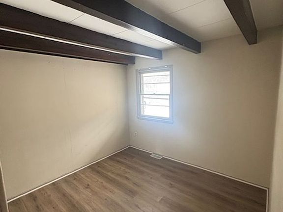 2nd image of 528 Henrietta St APT 4