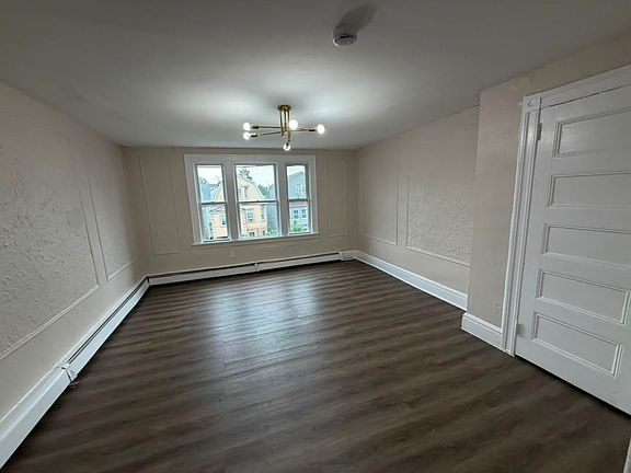 3rd image of 224 N 9th St #5D