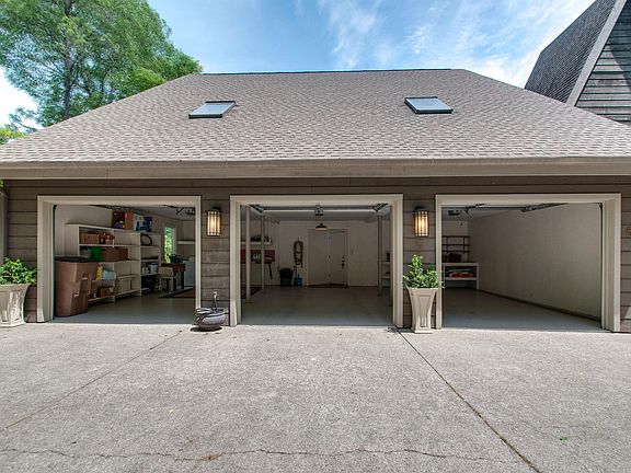 2nd image of 621 Harpeth Trace Dr