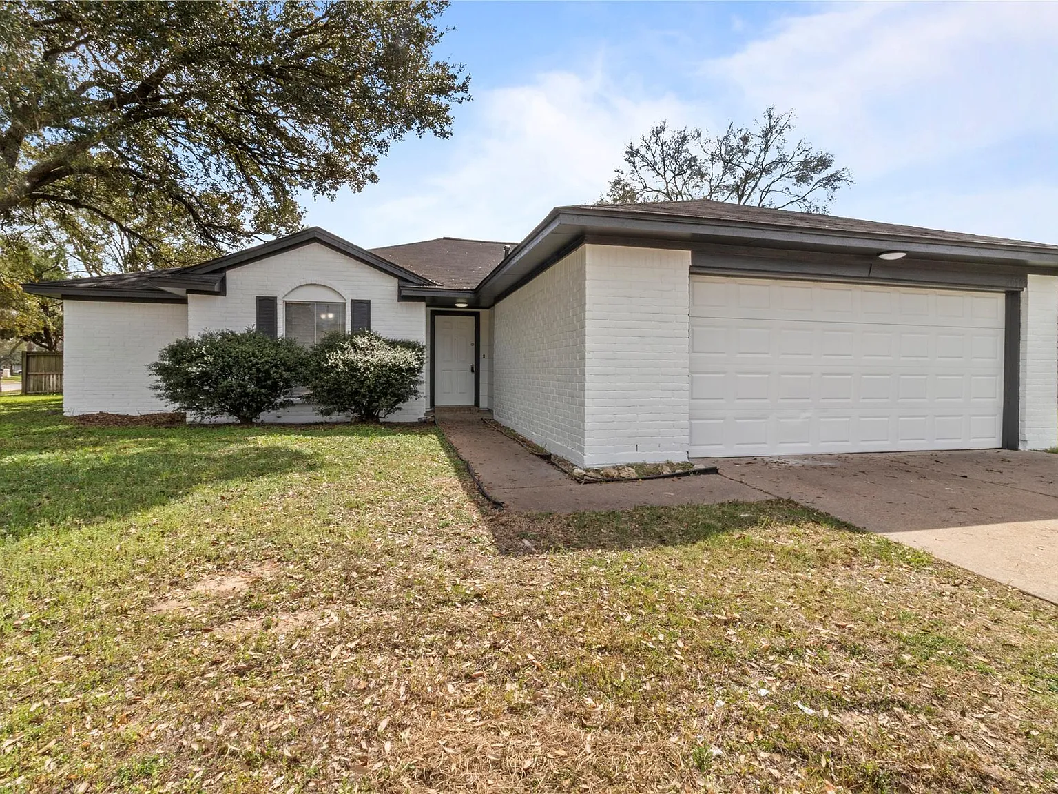 4 bed, 1673 sqft, $2,200 — Photo 3