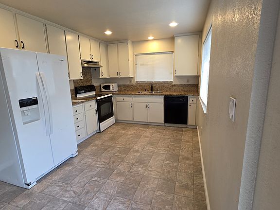 4th image of 2160 Armstrong Dr
