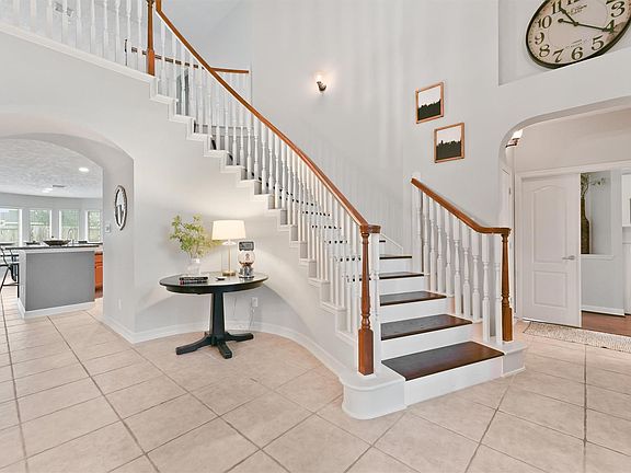 5th image of 2818 Shallow Springs Ct