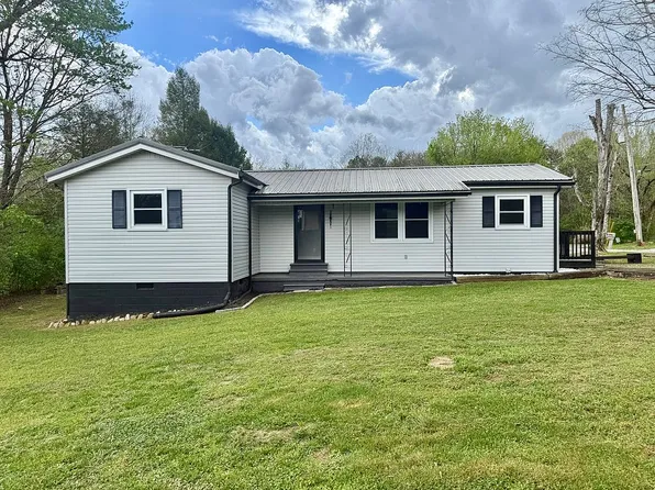 615 Carroll St, Etowah, TN 37331