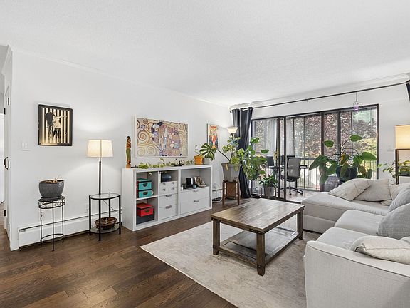 4th image of 127 E 4th St #201