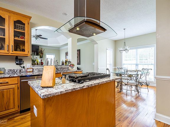 5th image of 204 Watercress Dr