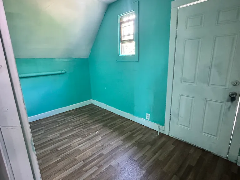 24 Schreck Ave #2 — Photo 3