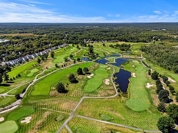3rd image of 15 Fairways Ln