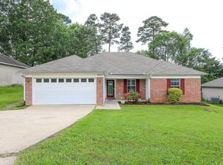 2203 Cedar Ridge Dr, Benton, AR 72015