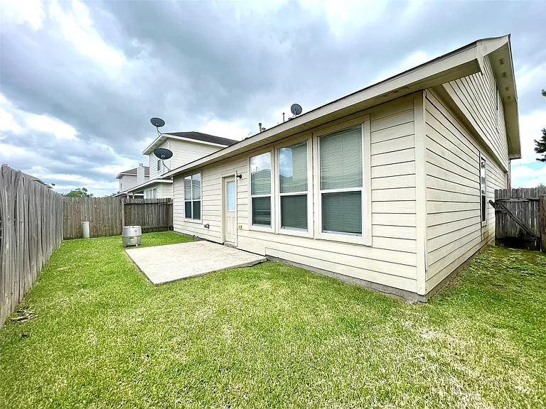 21142 Field House Ct — Photo 27