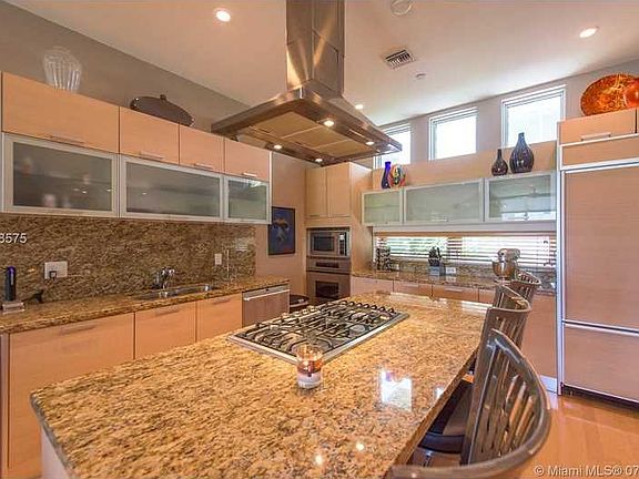 4th image of 3260 NE 15th St #3260