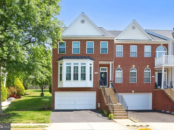 5132 Ballycastle Cir, Alexandria, VA 22315