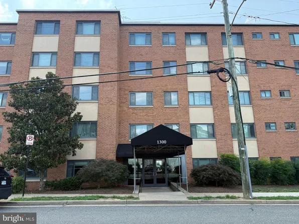 1300 S Arlington Ridge Rd APT 512, Arlington, VA 22202