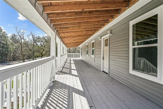 4 bed, 2.0 bath, 2192 sqft, $1,900 — Photo 2