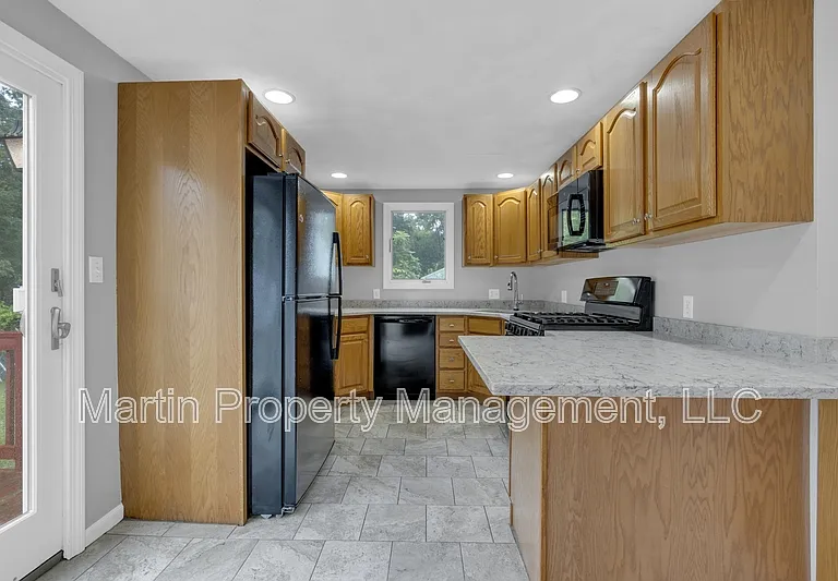 102 Orange St — Photo 15
