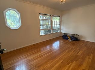 10344 1/2 Riverside Dr, North Hollywood, CA 91602