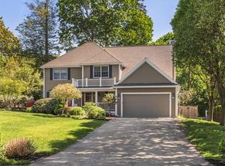 7 Strawberry Hill Ln, Reading, MA 01867