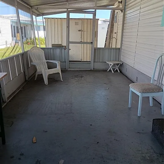1714 Florida Blvd — Photo 2