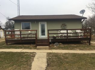 409 E Queen Ave, Stockton, IL 61085