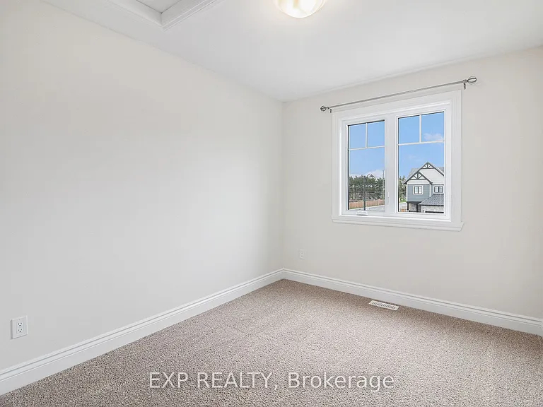 75 Gilberte St — Photo 21