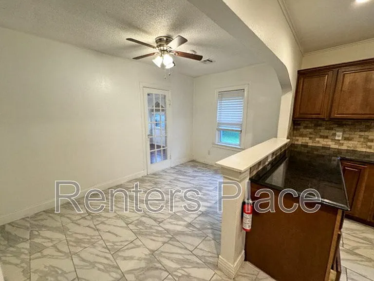2233 N Denver Blvd — Photo 8