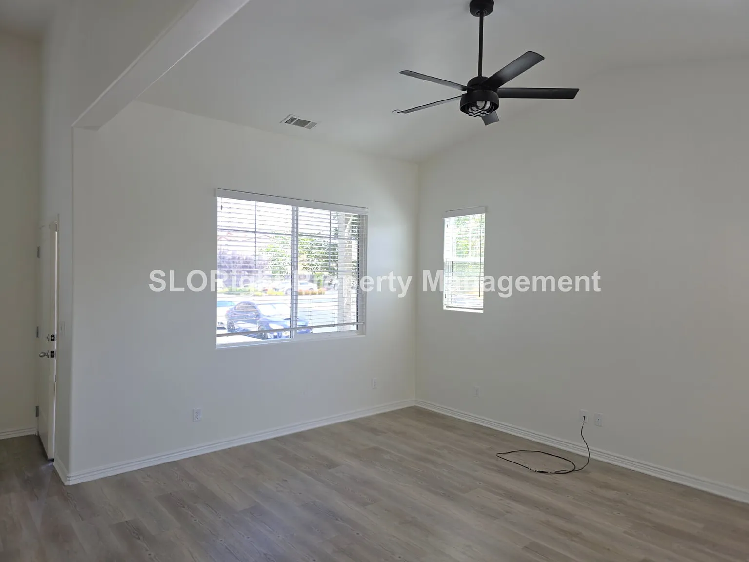 3 bed, 2.5 bath, 1386 sqft, $3,250 — Photo 2