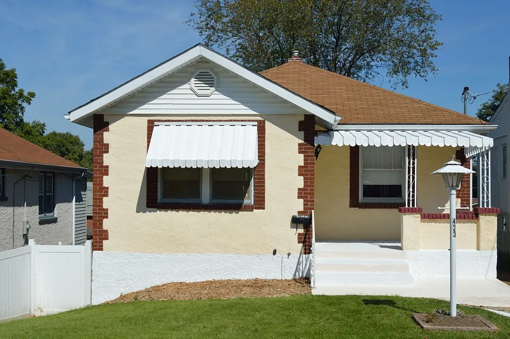 423 W Ripa Ave photo 1