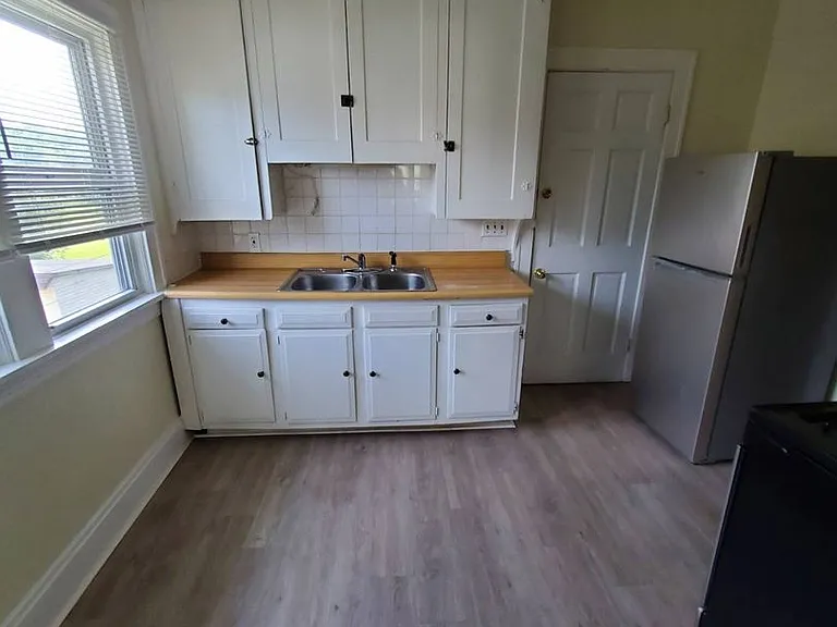 3320 Berea Rd — Photo 19
