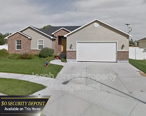 460 Lacosta Dr Photo 1