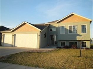 1164 39th Ave S, Moorhead, MN 56560